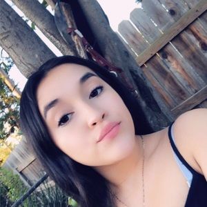 Meet your Posher, Valeria